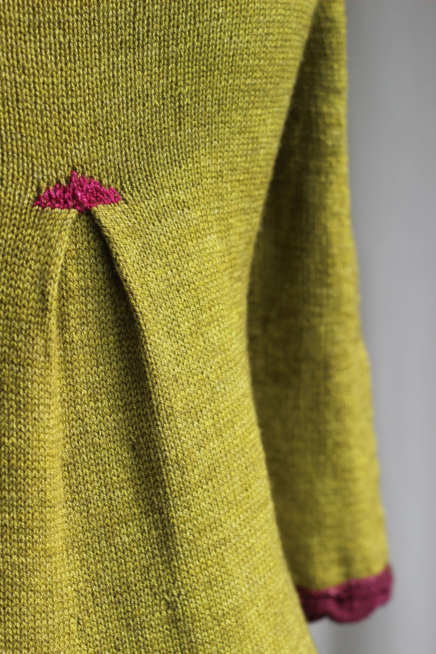 Åsa Tricosa Ziggurats: 16 Elegantly Seamless Knits