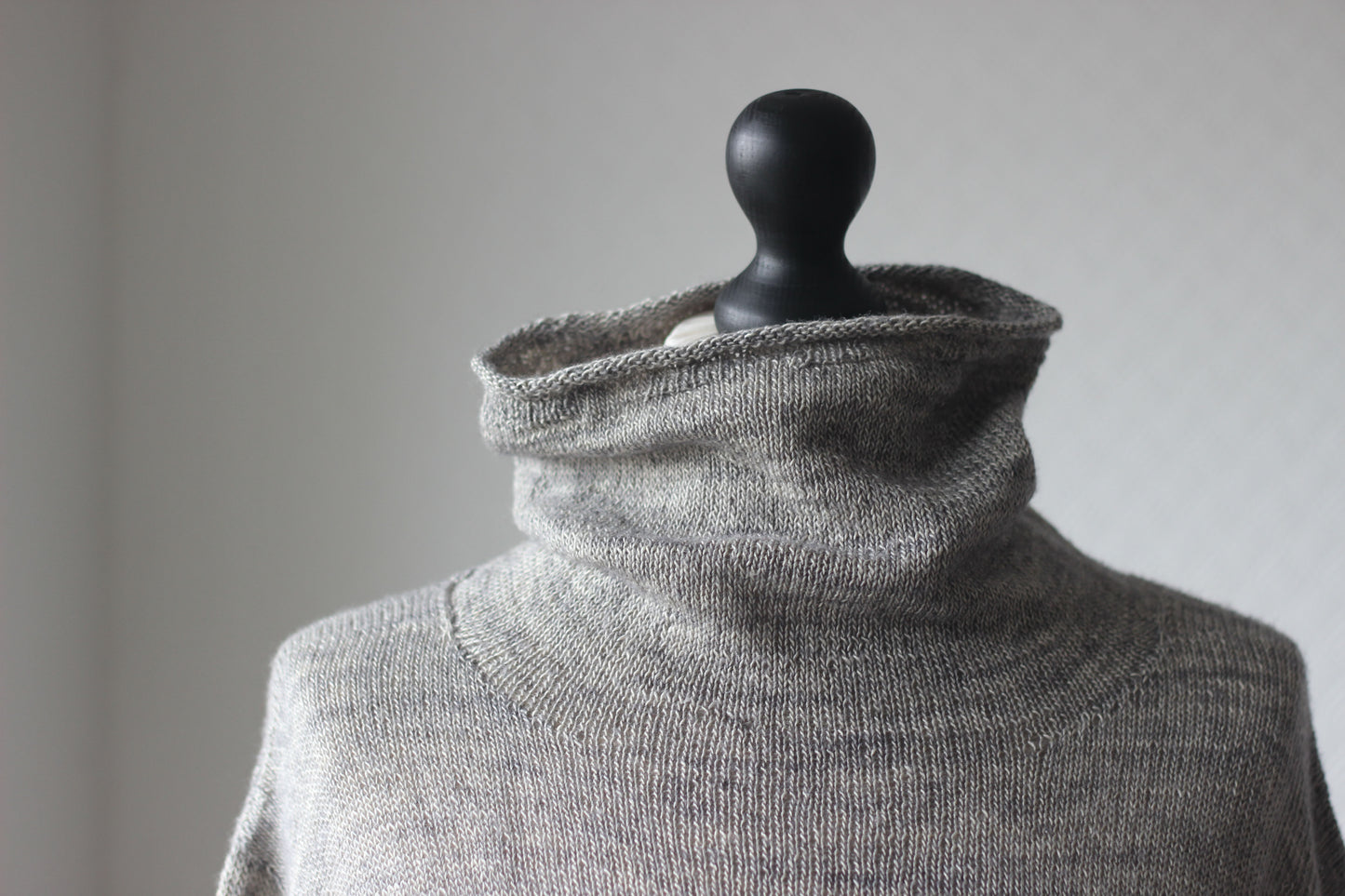 Åsa Tricosa Ziggurats: 16 Elegantly Seamless Knits