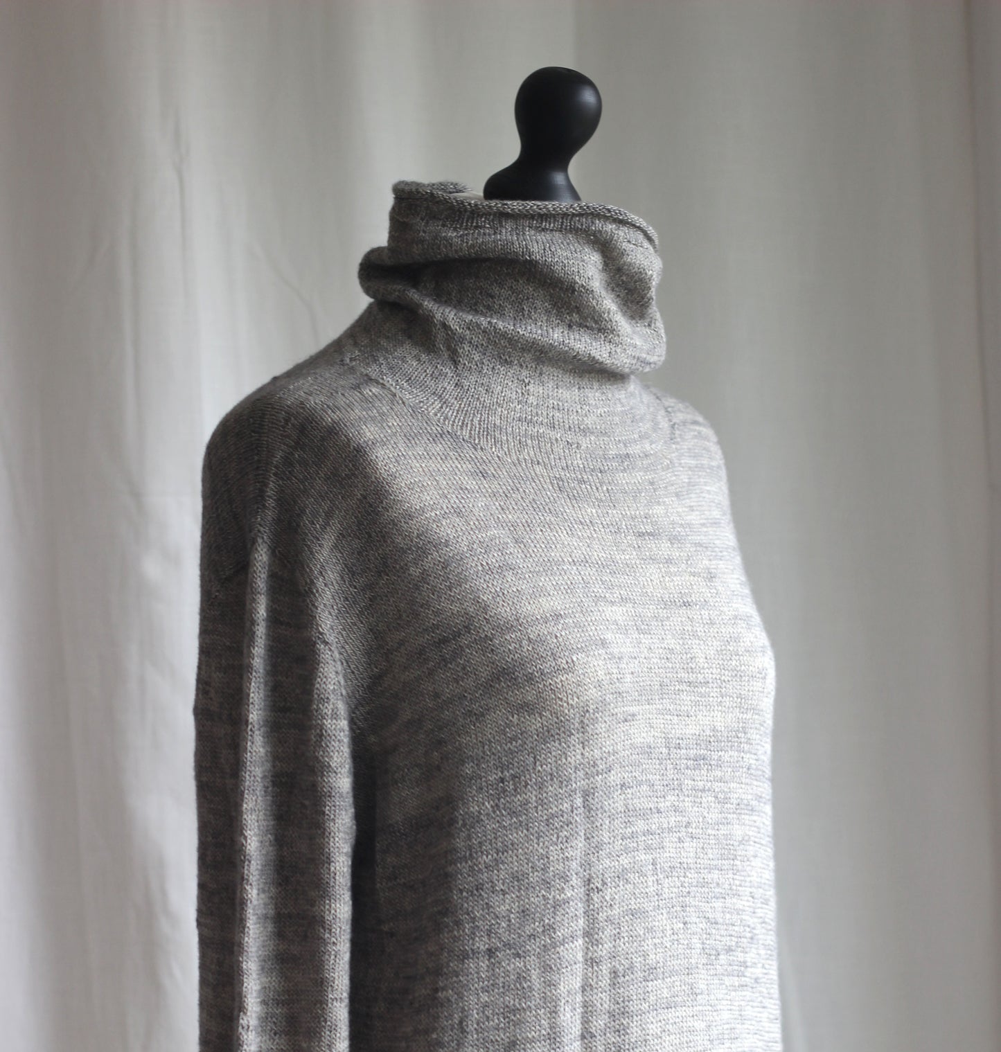 Åsa Tricosa Ziggurats: 16 Elegantly Seamless Knits
